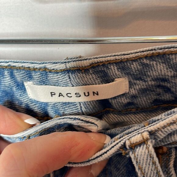 PacSun Distressed Mom Jean. Size 24. - Picture 4 of 10